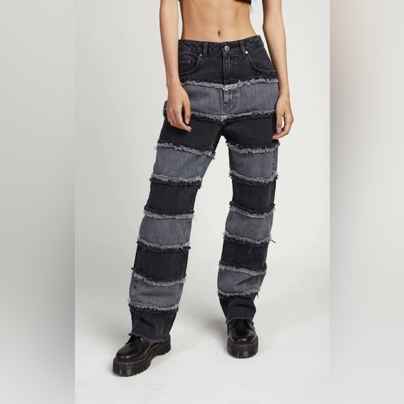 The Ragged Priest - Women's
Infringement Charcoal Black Straight Jeans Size 28 - Picture 3 of 10